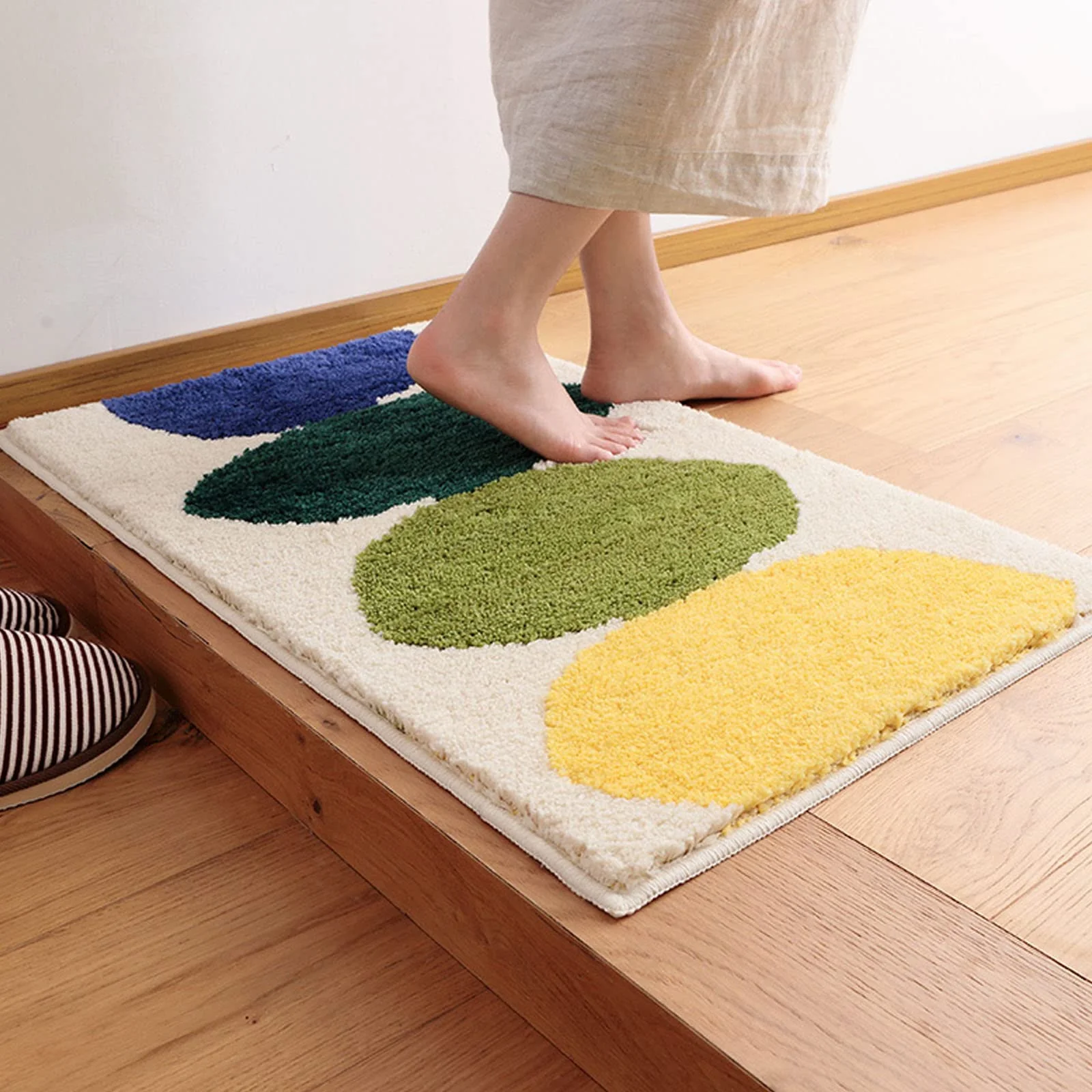 Abstract Oval Pattern Bathroom Rug - Image 3