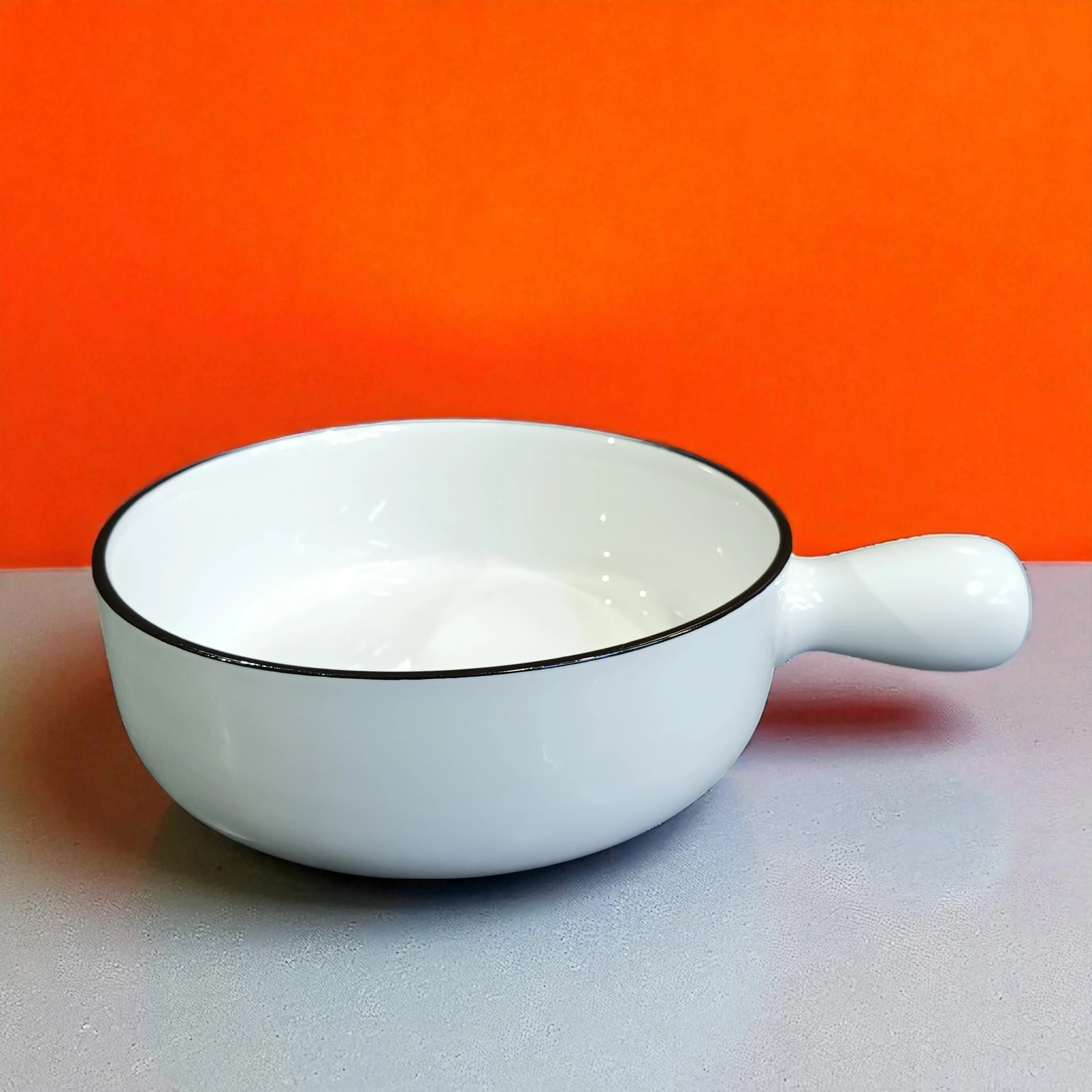 Round Baking Tray with Handle - Image 28