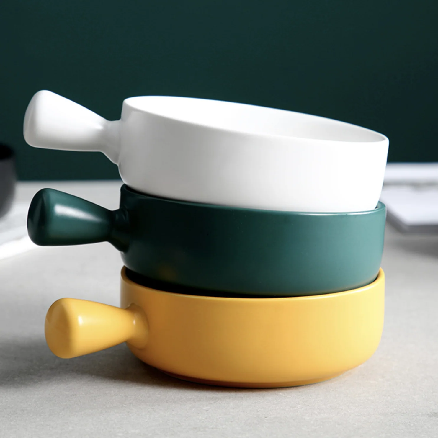 Round Baking Tray with Handle - Image 7