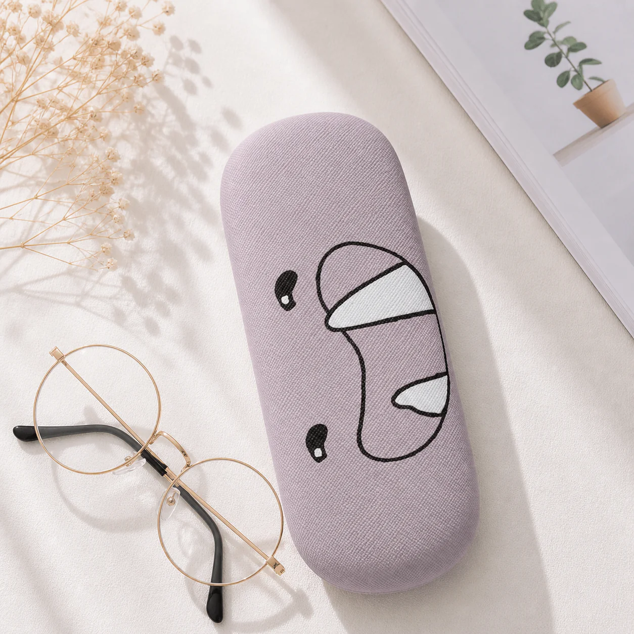 Minimal Cartoon Eyeglass Case - Image 3
