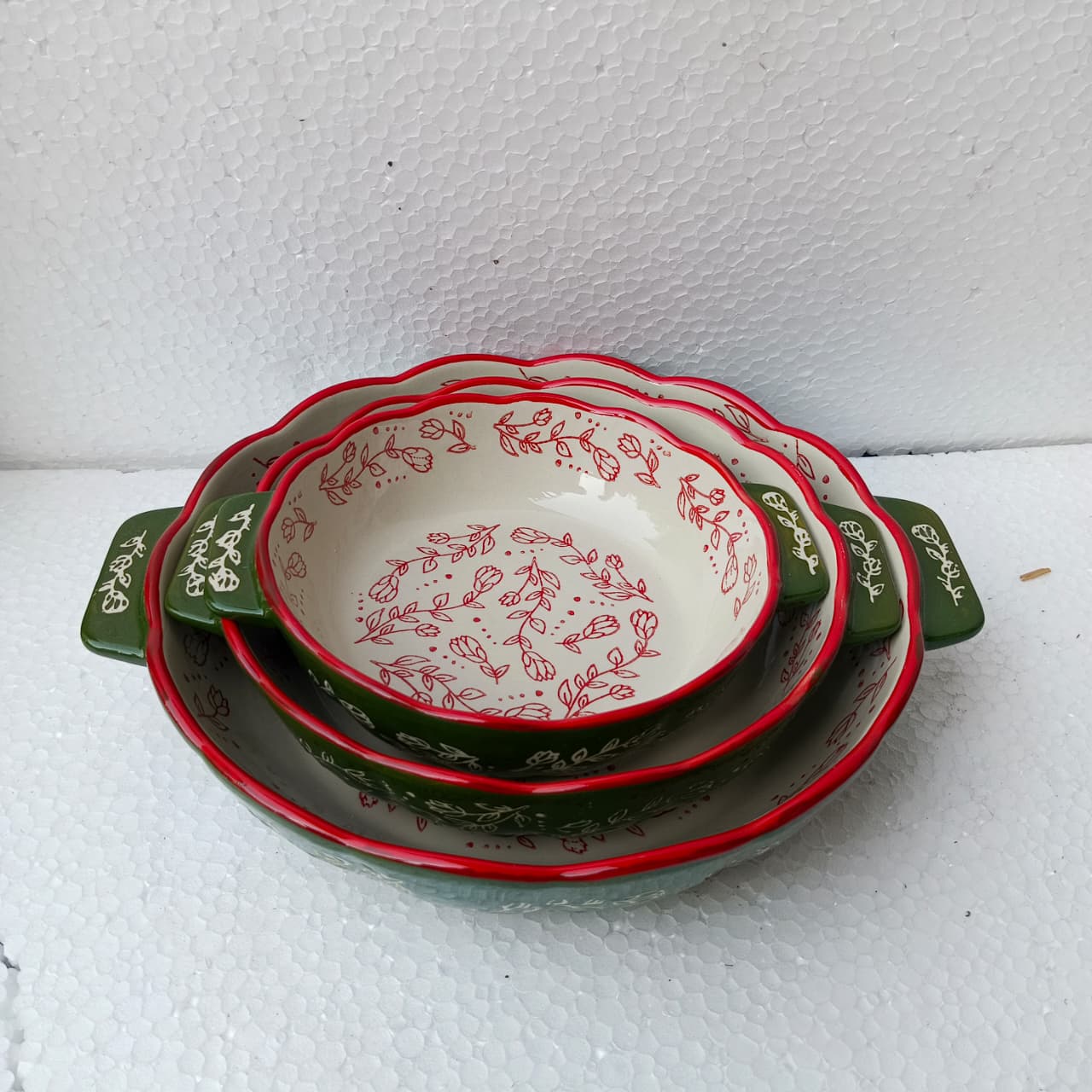 Floral Ceramic Round Bakeware Dish with Handles - Image 9
