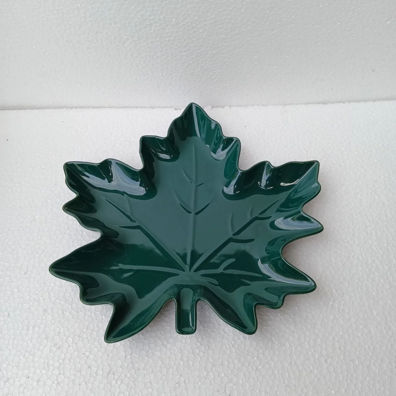 Leaf-Shaped Ceramic Serving Platter (14 inch) - Image 6