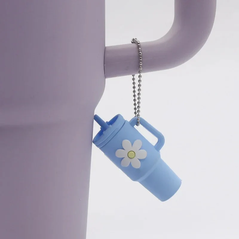 Mini Daisy Tumbler Keychain - Image 4