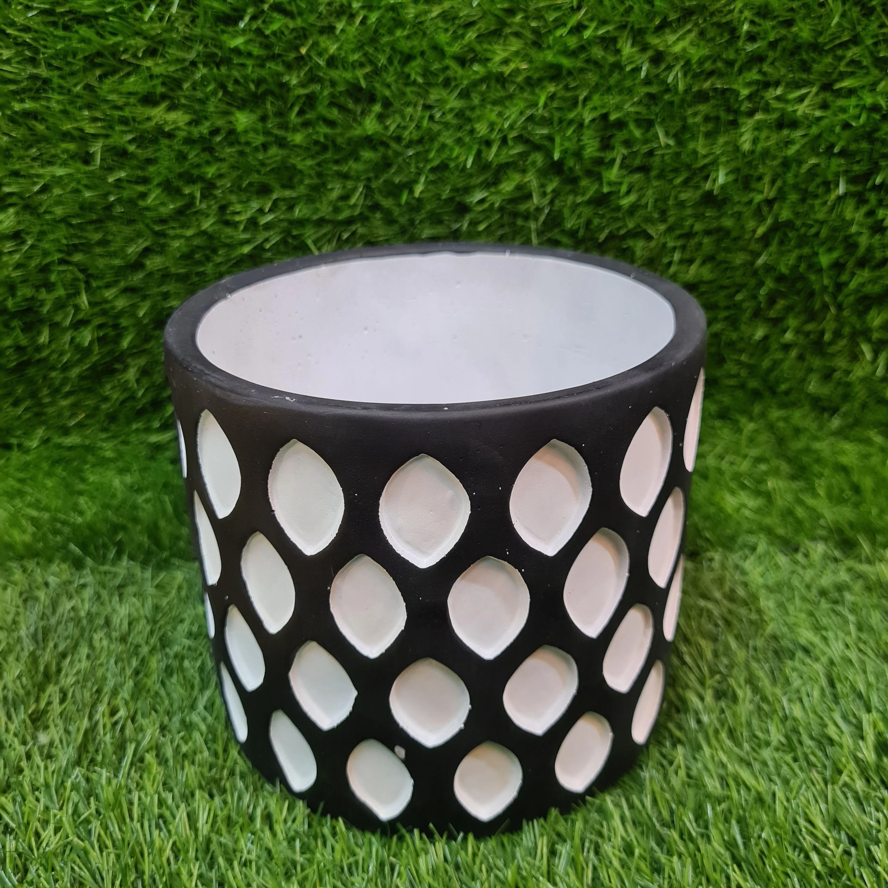 Geometric Drop Plant Pot - Image 8