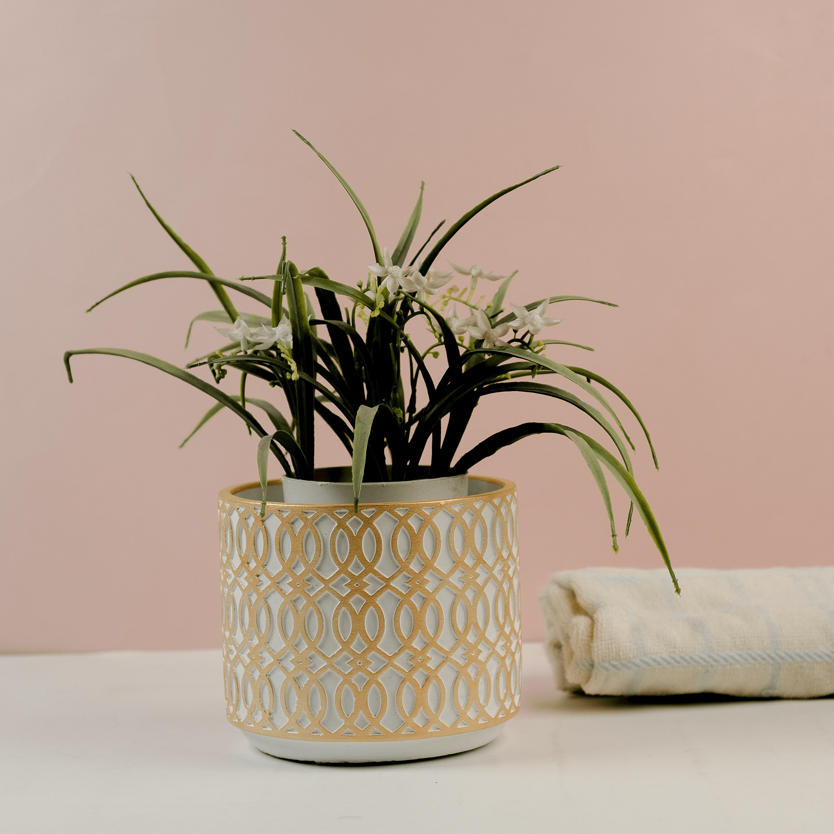 Elegant Décor Plant Pot - Image 7