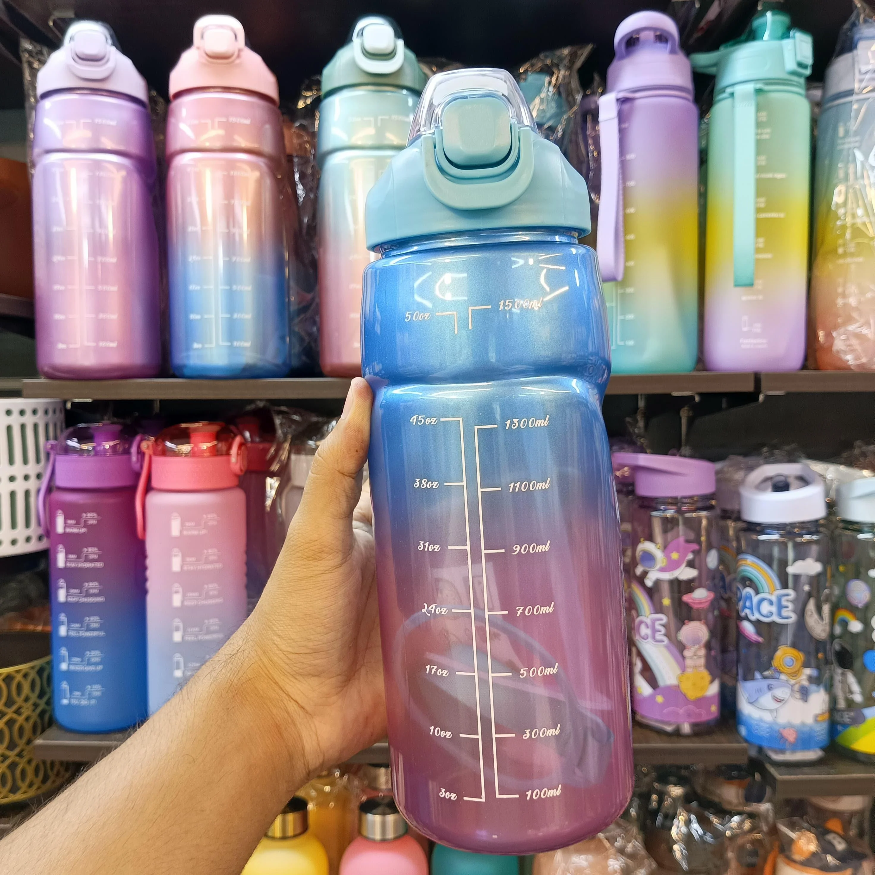 Gradient Time-Marked Tritan Water Bottle with Flip Straw Lid (1500ml) - Image 4