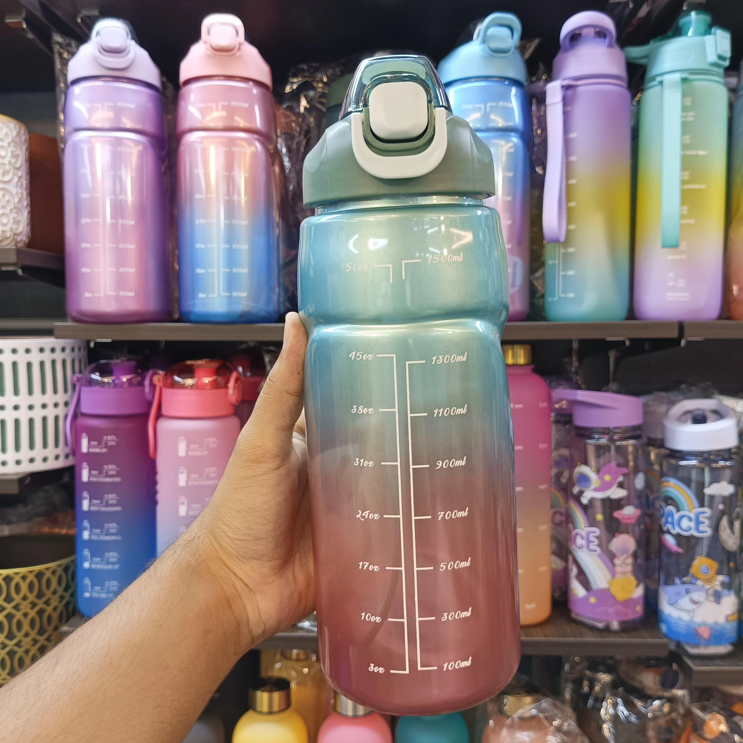 Gradient Time-Marked Tritan Water Bottle with Flip Straw Lid (1500ml) - Image 5