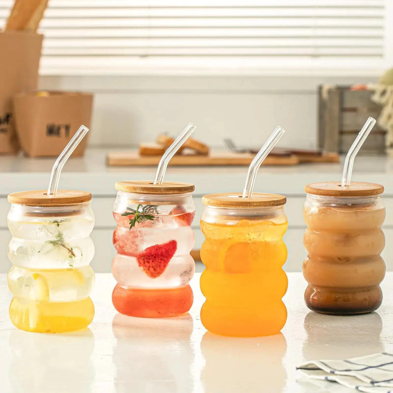 Bubbles Glass Tumbler with Bamboo Lid (350ml) - Image 3