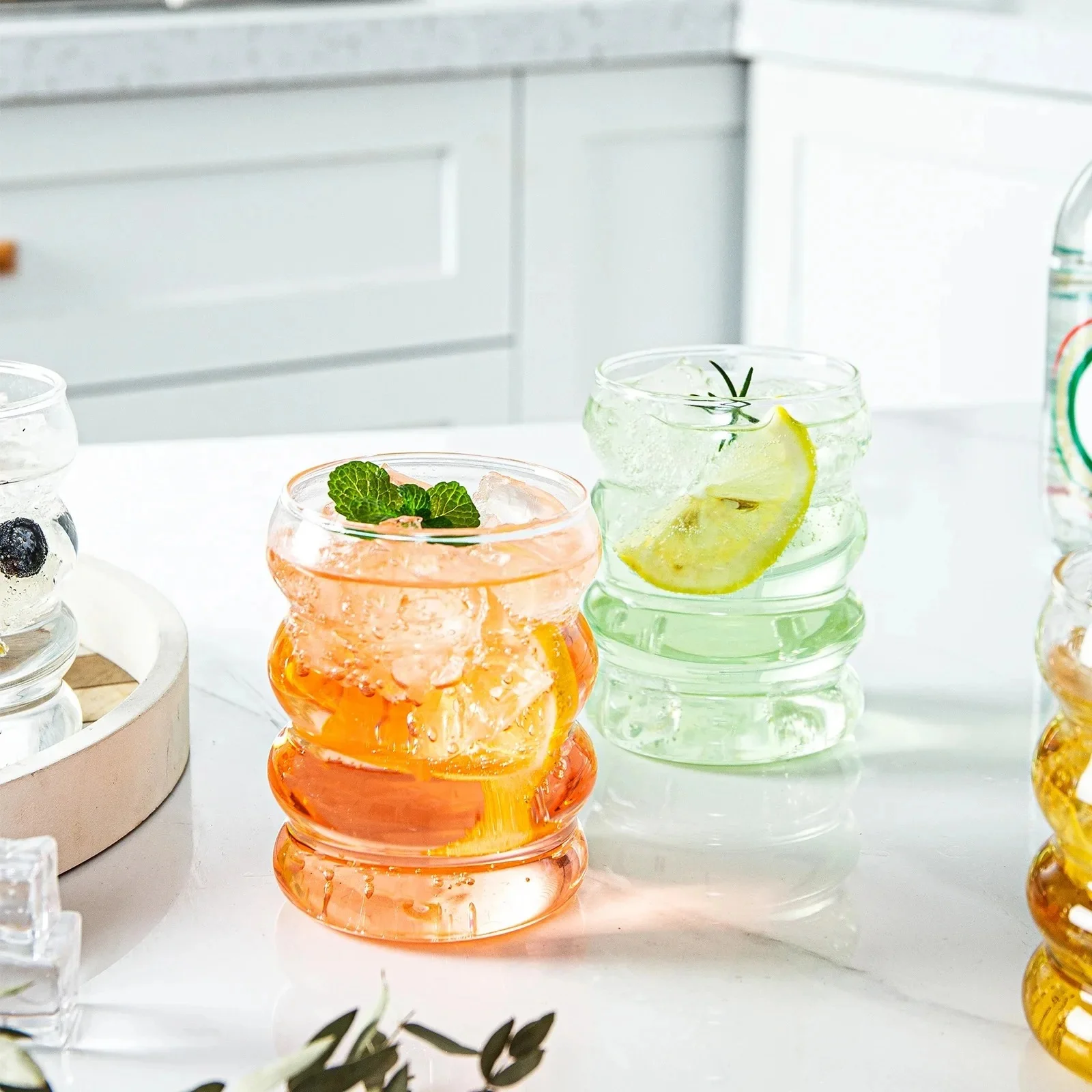 Bubbles Glass Tumbler with Bamboo Lid (350ml) - Image 8