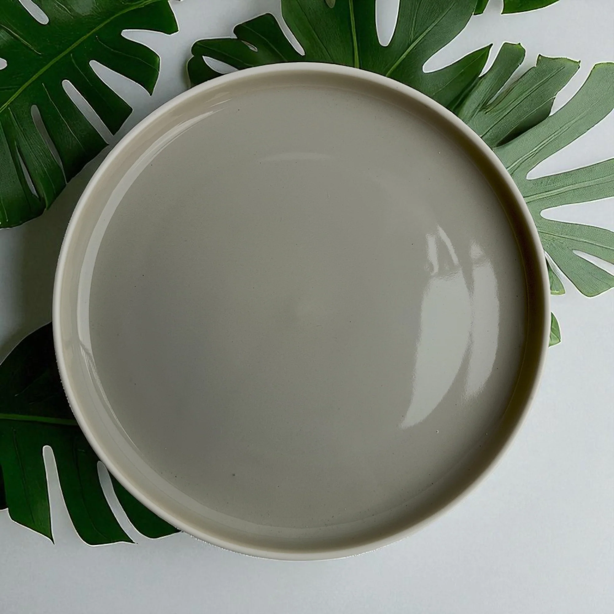 Glossy Round Ceramic Plate (8 inch) - Image 5