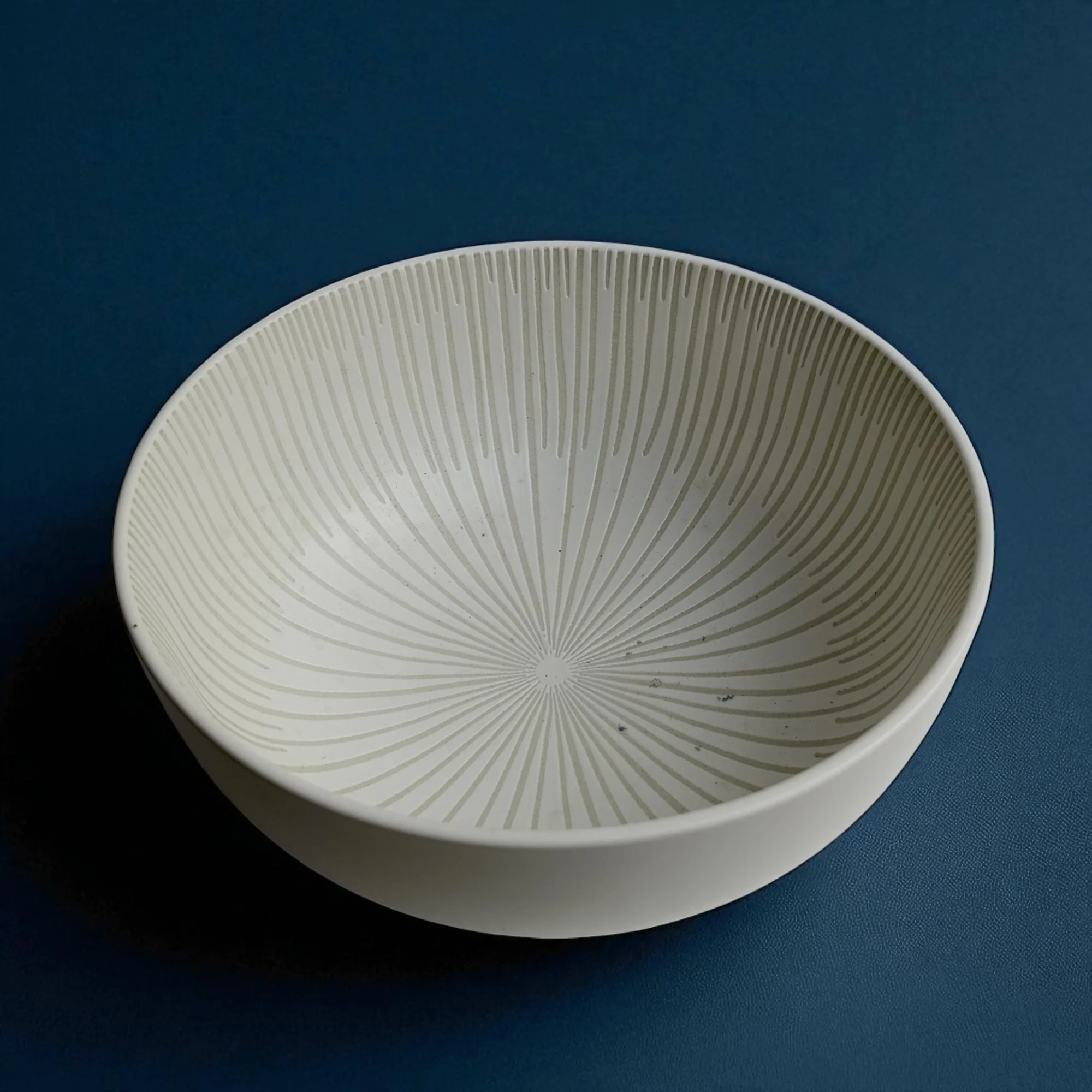 Radial Design Ceramic Serving Bowl (8inch) - Image 7