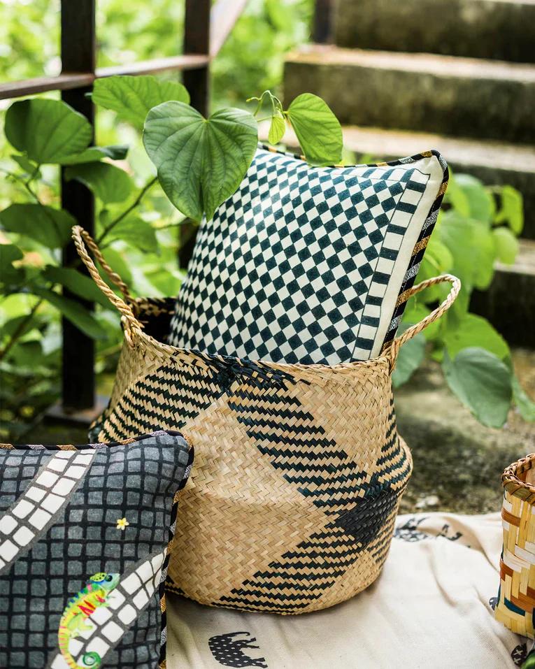 Criss Handwoven Seagrass Basket (Large) - Image 15